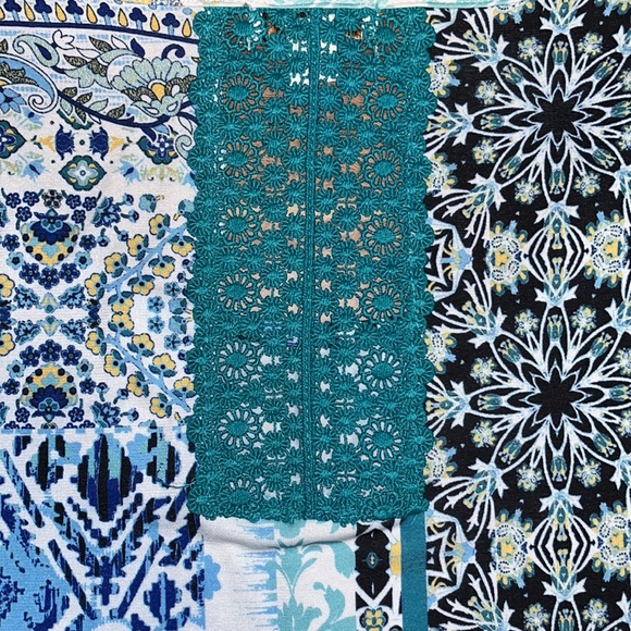 One world maxi dress with lace on back. - Picture 5 of 10